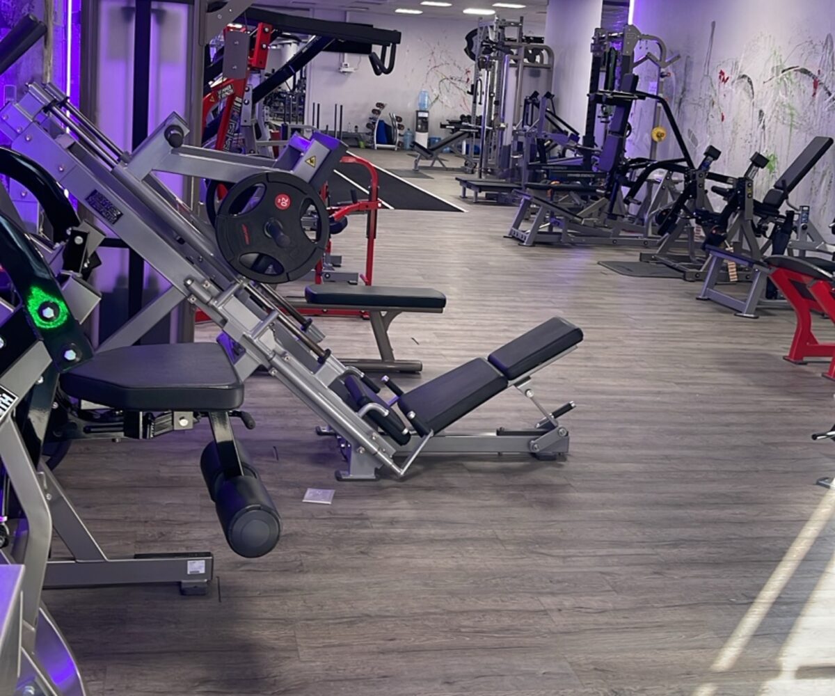 Sala BODYWORKS a Piossasco con macchinari Life Fitness e Hammer Strength
